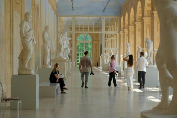 Découvrez les univers captivants des téléphones roses en France